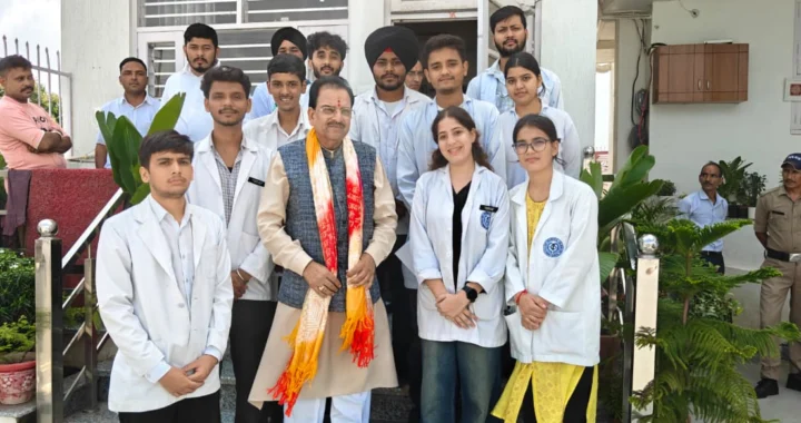 हल्द्वानी : न्यूनतम 15 हजार मासिक स्टाइपेंड की मांग को लेकर पैरामेडिकल छात्रों का शांतिपूर्ण आंदोलन जारी