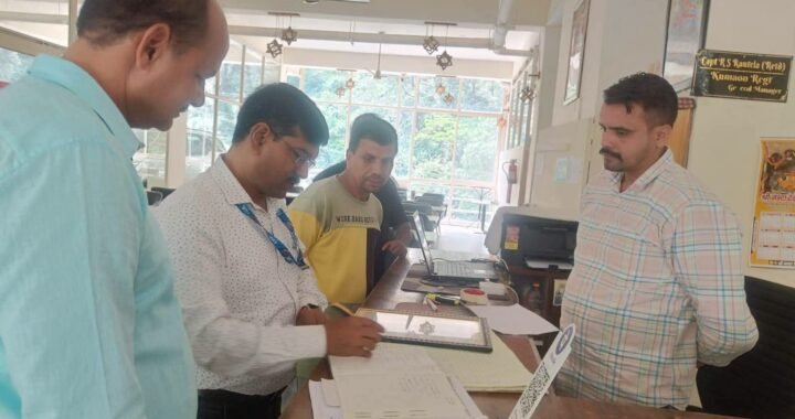 उत्तराखंड: कैंचीधाम क्षेत्र में जिला पर्यटन विभाग की बड़ी कार्रवाई, मानकों के उल्लंघन पर 26 होम स्टे/होटल पर कार्रवाई