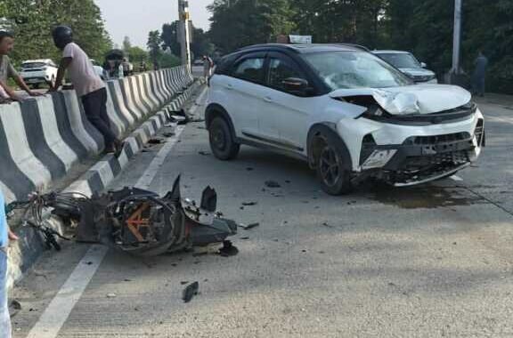 लालकुआं : कार की टक्कर से हवा में उछला युवक