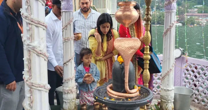 नैनीताल पहुंचते ही जाह्नवी कपूर ने किए मां नयना देवी के दर्शन, झील और मौसम की तारीफ की