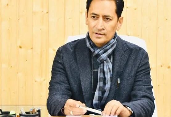 उत्तराखंड: फर्जी आधार और मृत्यु प्रमाण पत्र से जमीन हड़पने की कोशिश? शिकायत पर आयुक्त दीपक रावत सख्त, जांच के दिये आदेश